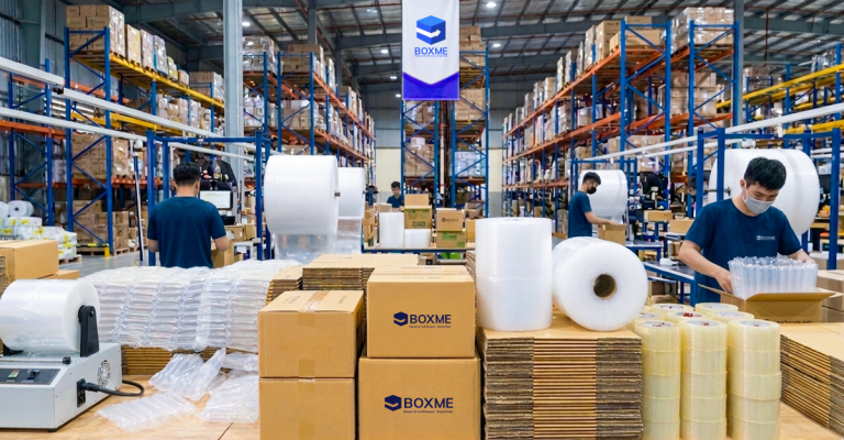 ĐIỀU-CHỈNH-PHỤ-PHÍ-NGUYÊN-VẬT-LIỆU-–-BOXME-VIỆT-NAM-ĐỒNG-HÀNH-CÙNG-CÁC-ĐỐI-TÁC-VƯỢT-QUA-THÁCH-THỨC-THỊ-TRƯỜNG