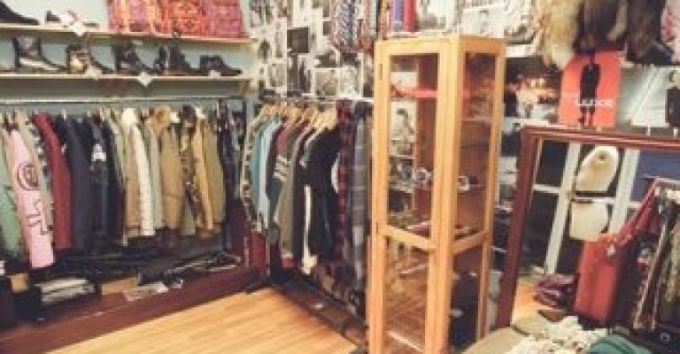 shop-kinh-doanh-thoi-trang-320x300