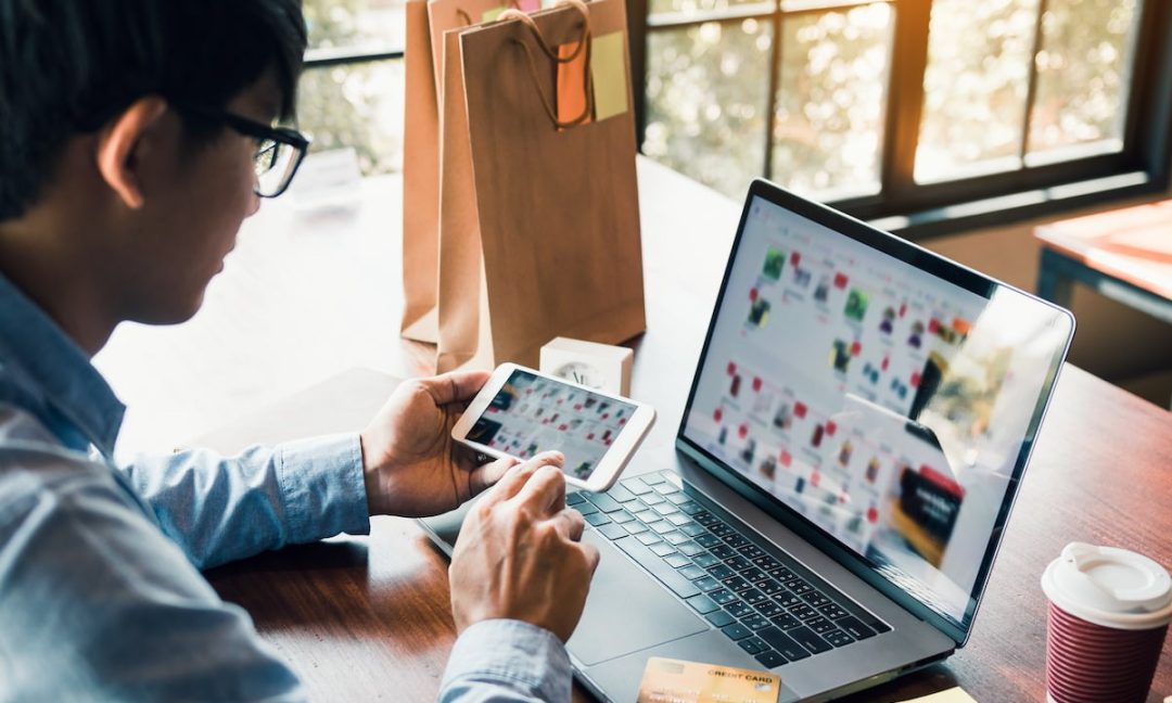 Thương mại điện tử trong FMCG: Vai trò, thách thức và chiến lược kênh phân phối hiệu quả